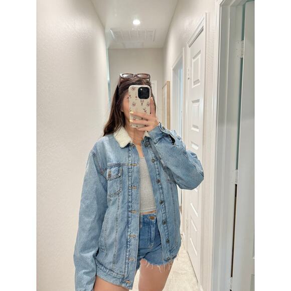 Dravus lightwash oversized sherpa denim jacket - size large - Picture 1 of 7